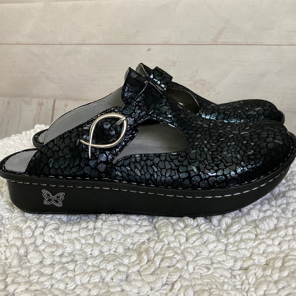 Alegria by PG Lite Sz 42 (11.5-12) Black Shiny Snake Like Print Mary Jane Shoes